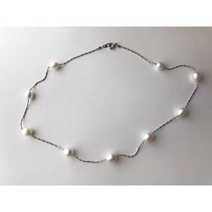 Freshwater pearl necklace in silver 14” chain